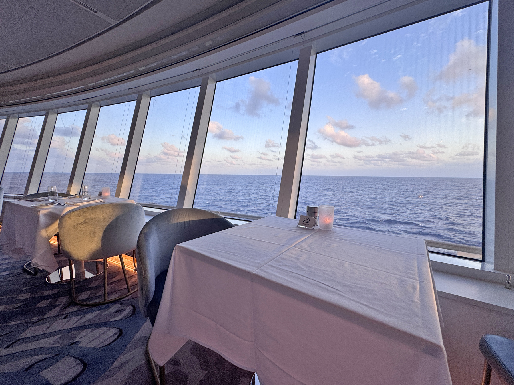 Norwegian Aqua - Hudson's Restaurant