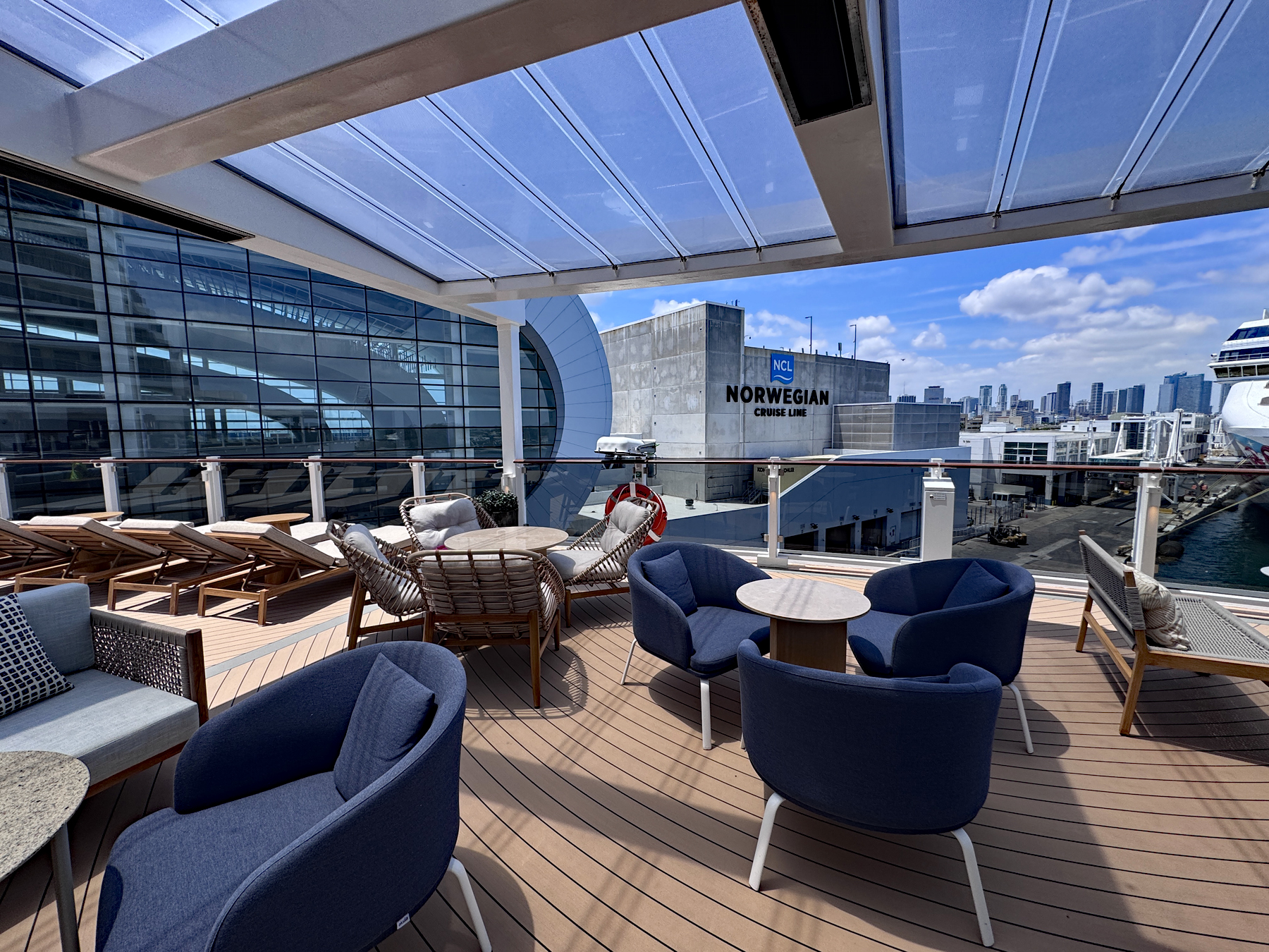 Norwegian Aqua - Soleil Bar