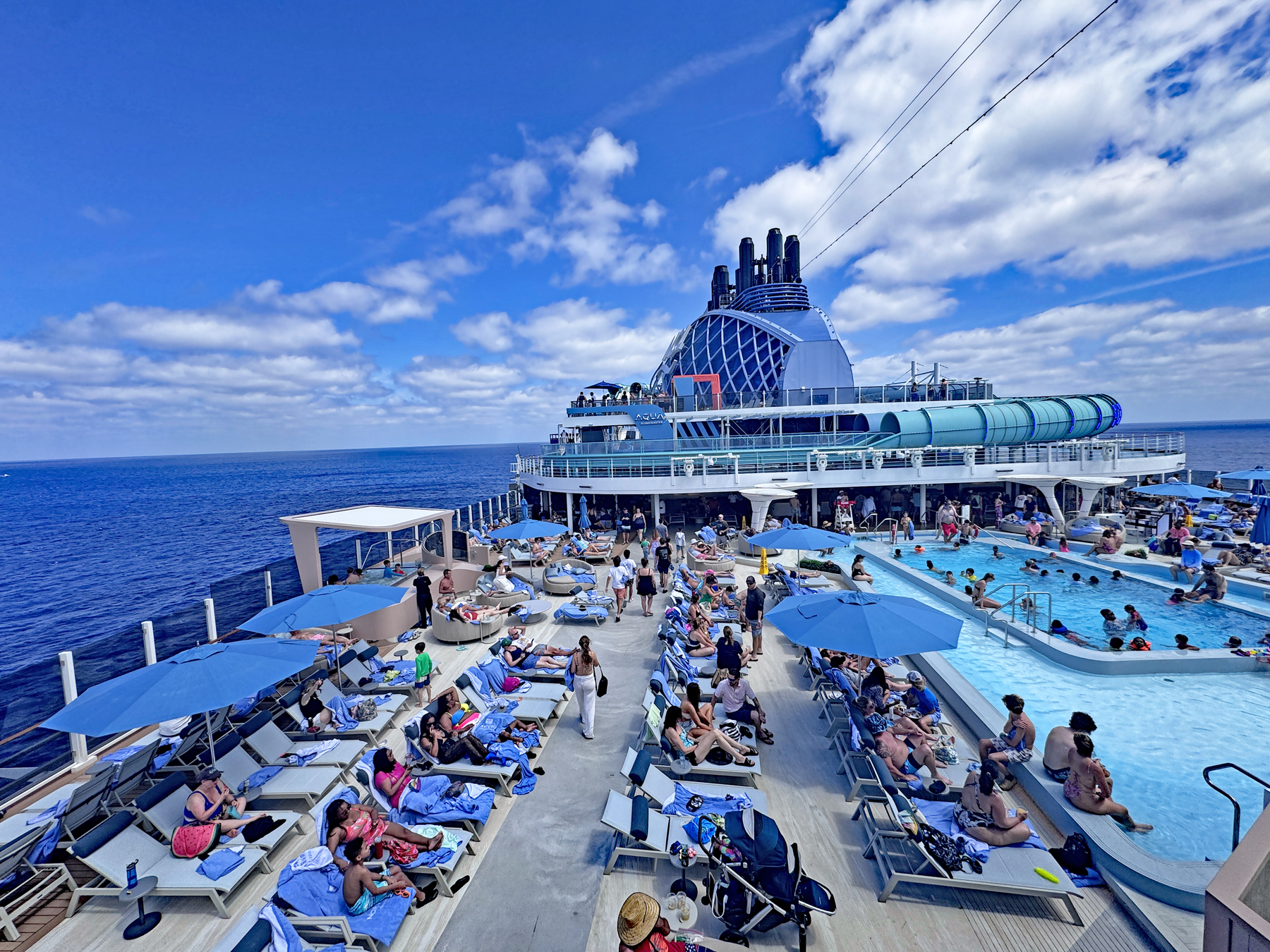 Norwegian Aqua - Waves Pool