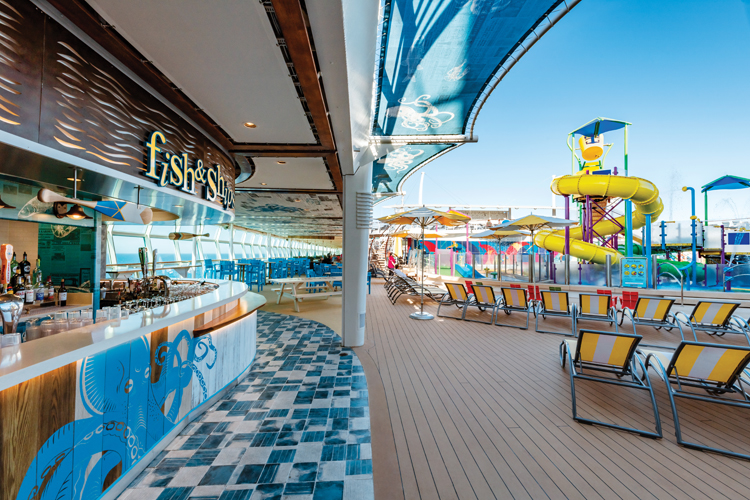 Independence of the Seas - Pool Deck