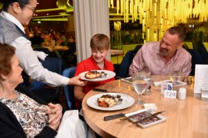 Carnival Cruise Line Debuts Express Dining to Enhance Guest Leisure Time